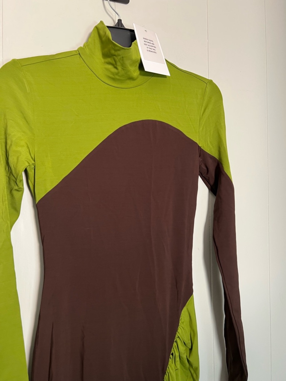 Helsa
The Abstraction Color Blocked Jersey Dress in Pistachio & Coffee Bean - Picture 5 of 6